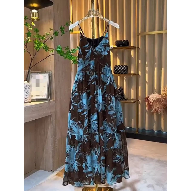 简直好看到炸！吊带连衣裙女轻奢高级感夏季气质收腰碎花度假长裙