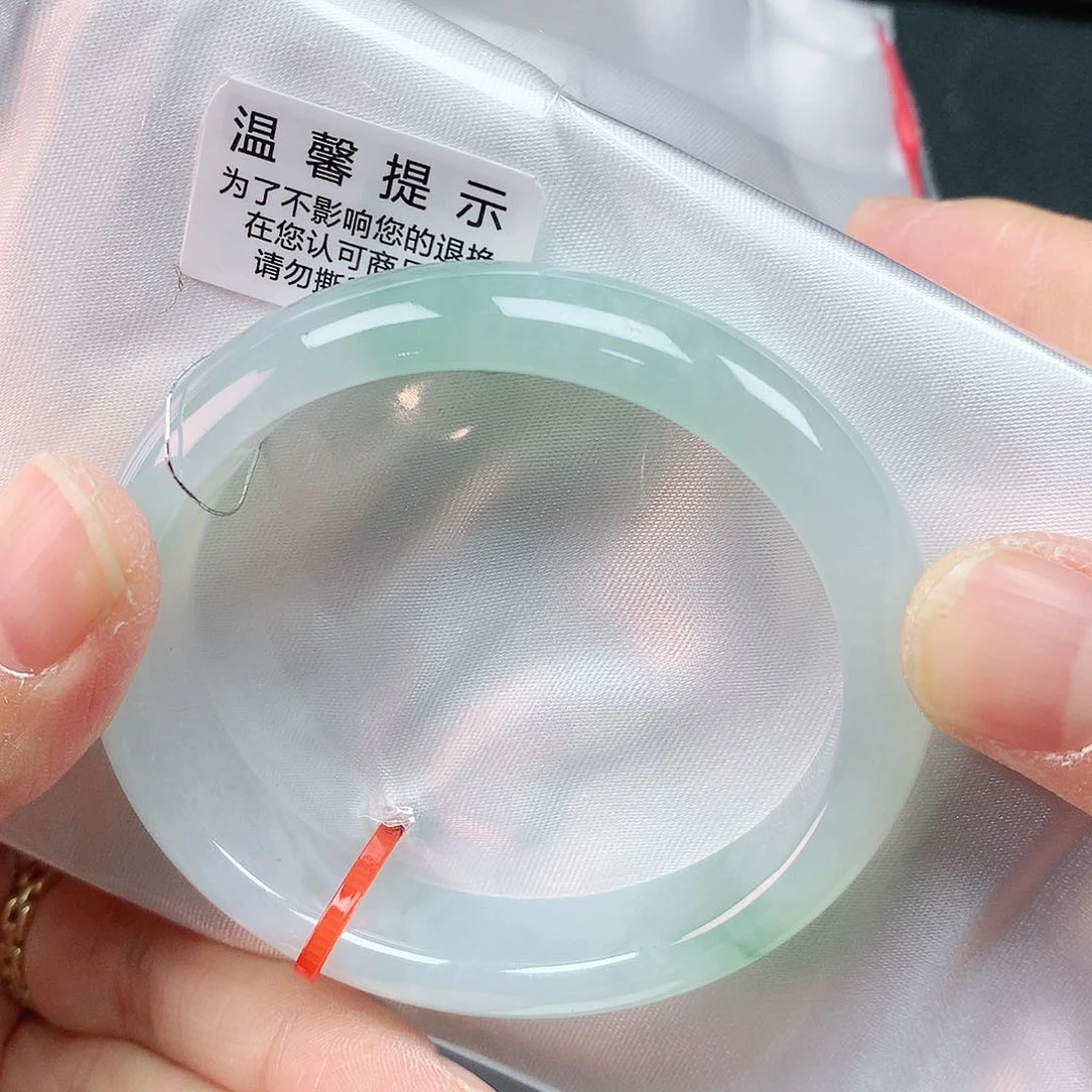 翡翠手镯未镶嵌52贵