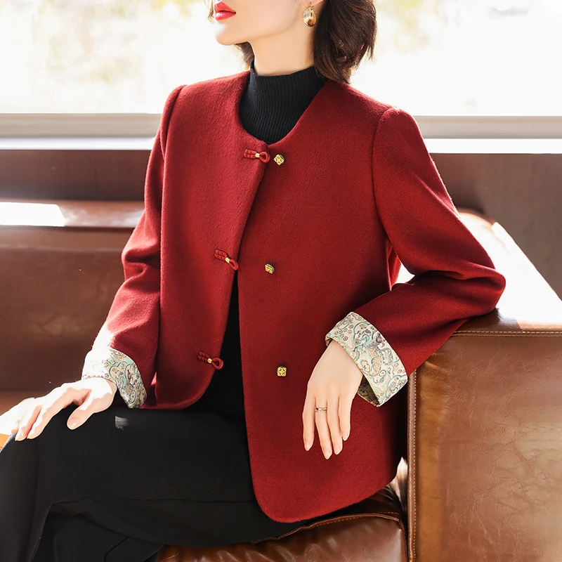 妈妈秋装外套喜婆婆妈妈装2025新款爆款中老年妈妈红色短款上衣服