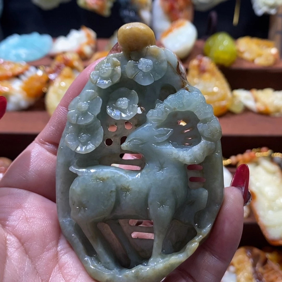 蛇纹石玉颈饰未镶嵌