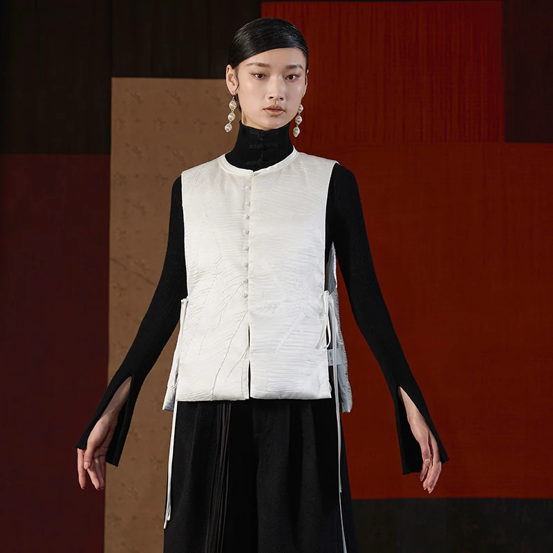 界内界外新中式国风褶皱圆领保暖百搭复古羽绒马夹外套J43Y8008