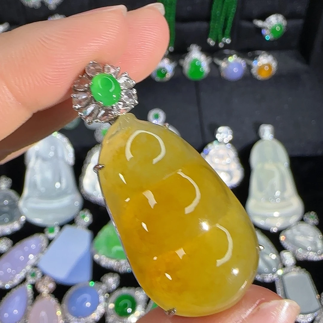 翡翠18K金镶嵌颈饰天然翡翠