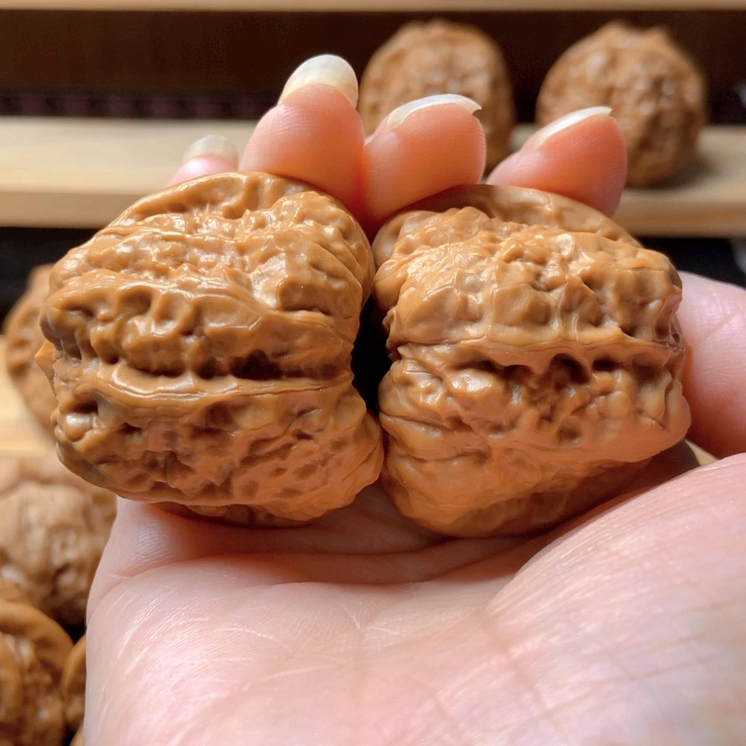 雷***霆文玩核桃吊坠蛤蟆头