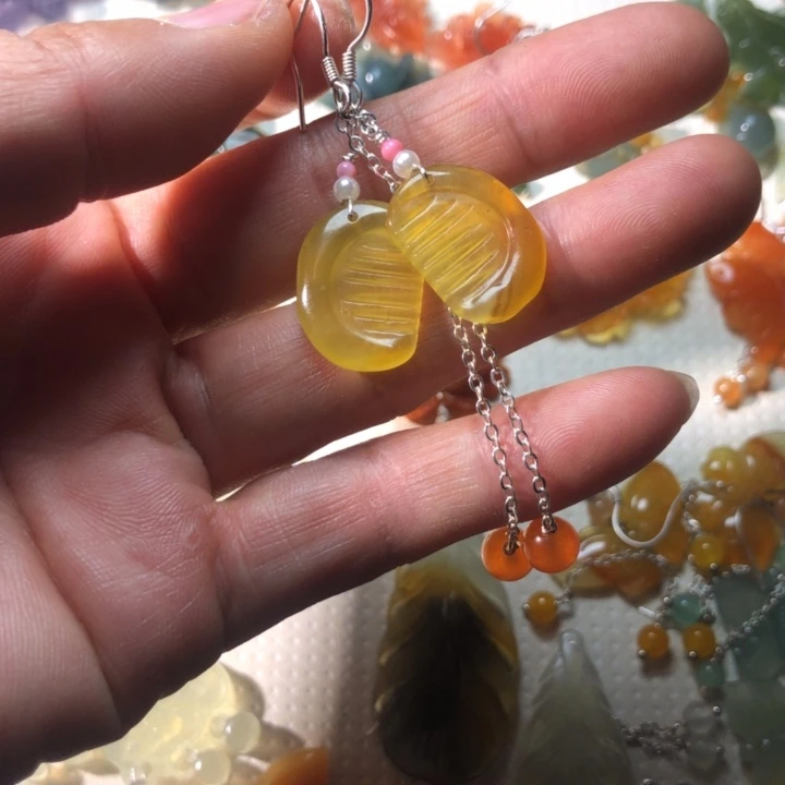 蛇纹石玉未镶嵌耳坠