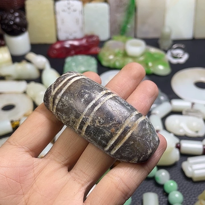 白玉菩提吊坠精美图片
