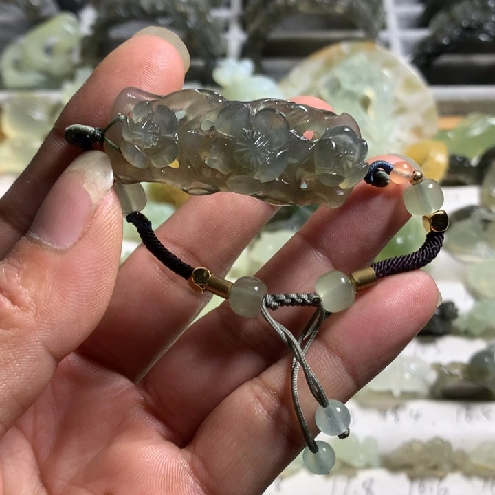 蛇纹石玉未镶嵌手链梅花