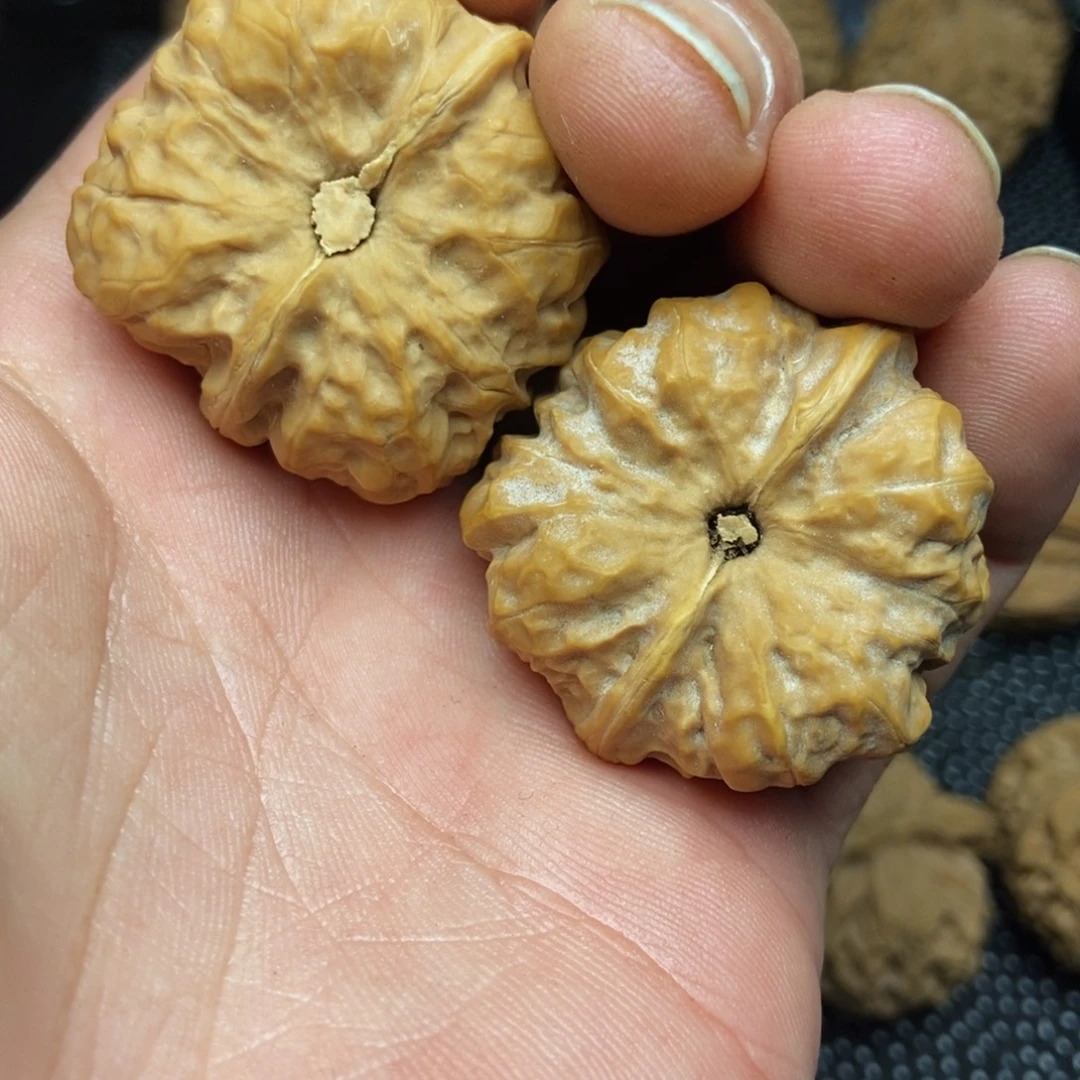 陌***事文玩核桃把件35蛤蟆头全身有黄