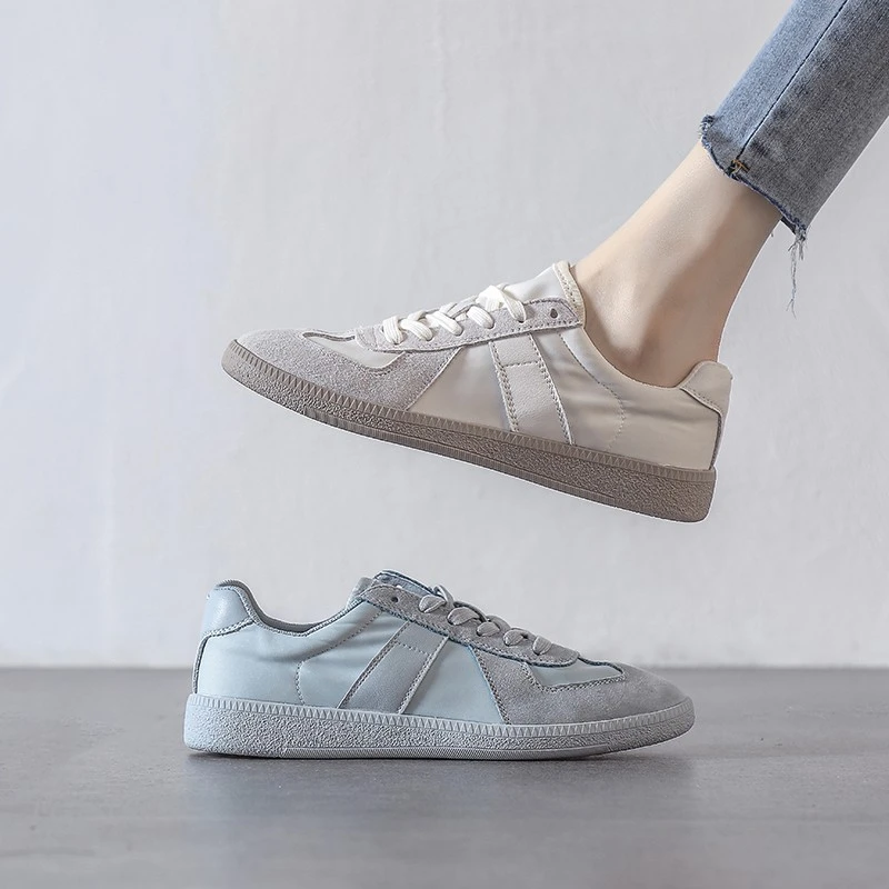 真皮德训小白鞋2025年夏季薄款女鞋平底休闲百搭复古春款板鞋子女