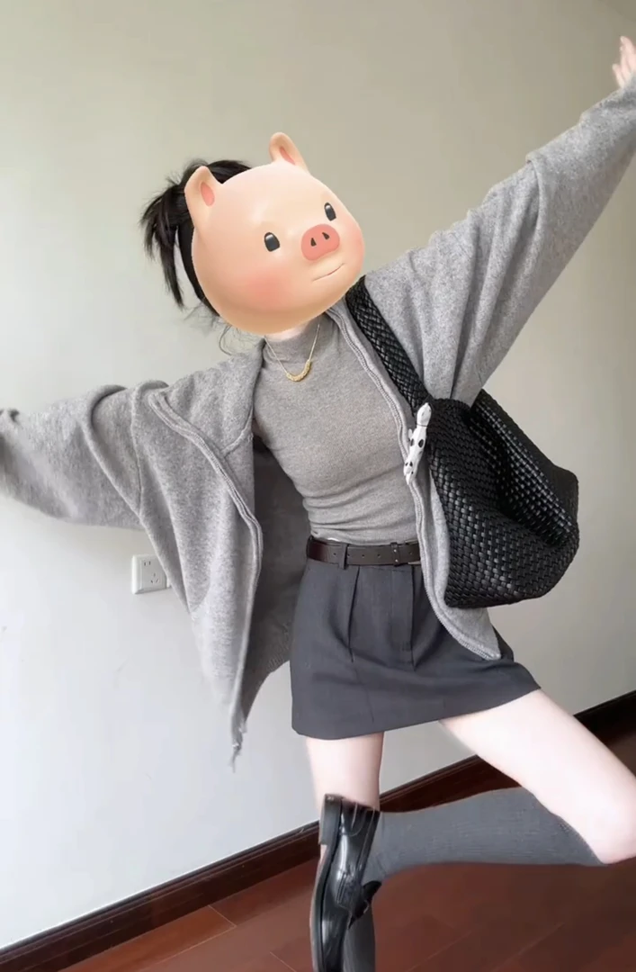 2025秋季新款时尚甜美减龄洋气宽松慵懒风背心外套短裙三件套