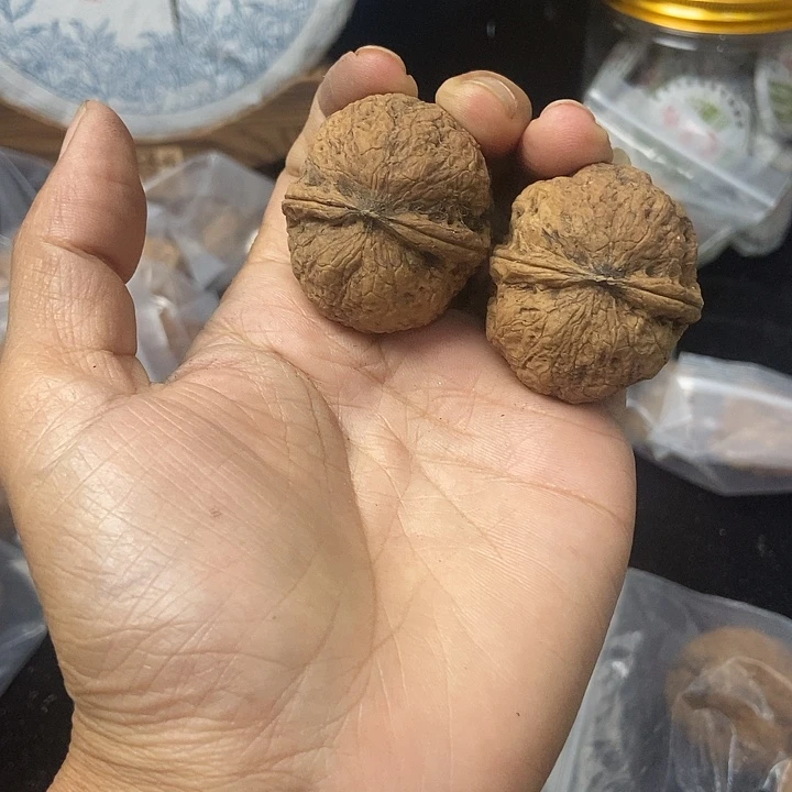 文玩核桃把件云南铁核桃基地85