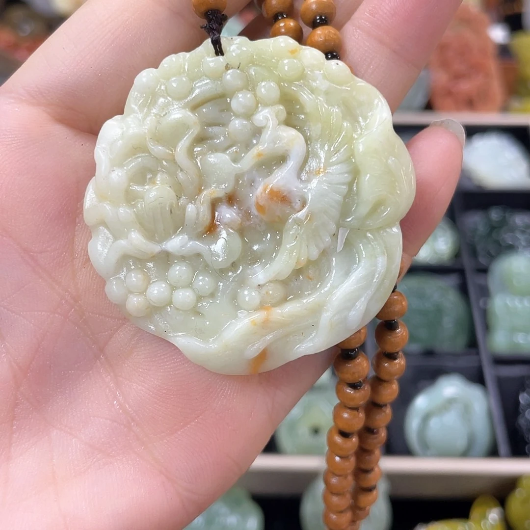 蛇纹石玉颈饰合金