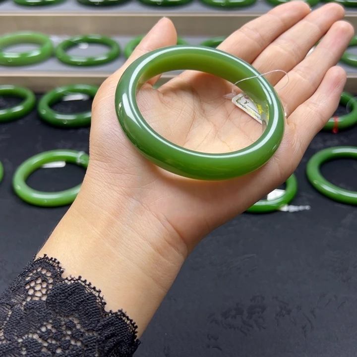 和田玉（碧玉）手镯未镶嵌碧玉双色（底子超细腻）