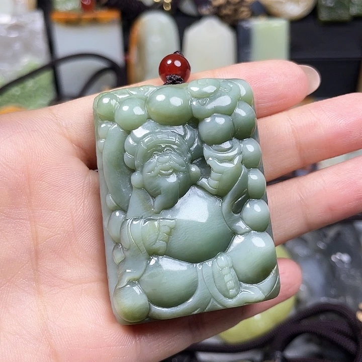 陈***7和田玉未镶嵌颈饰