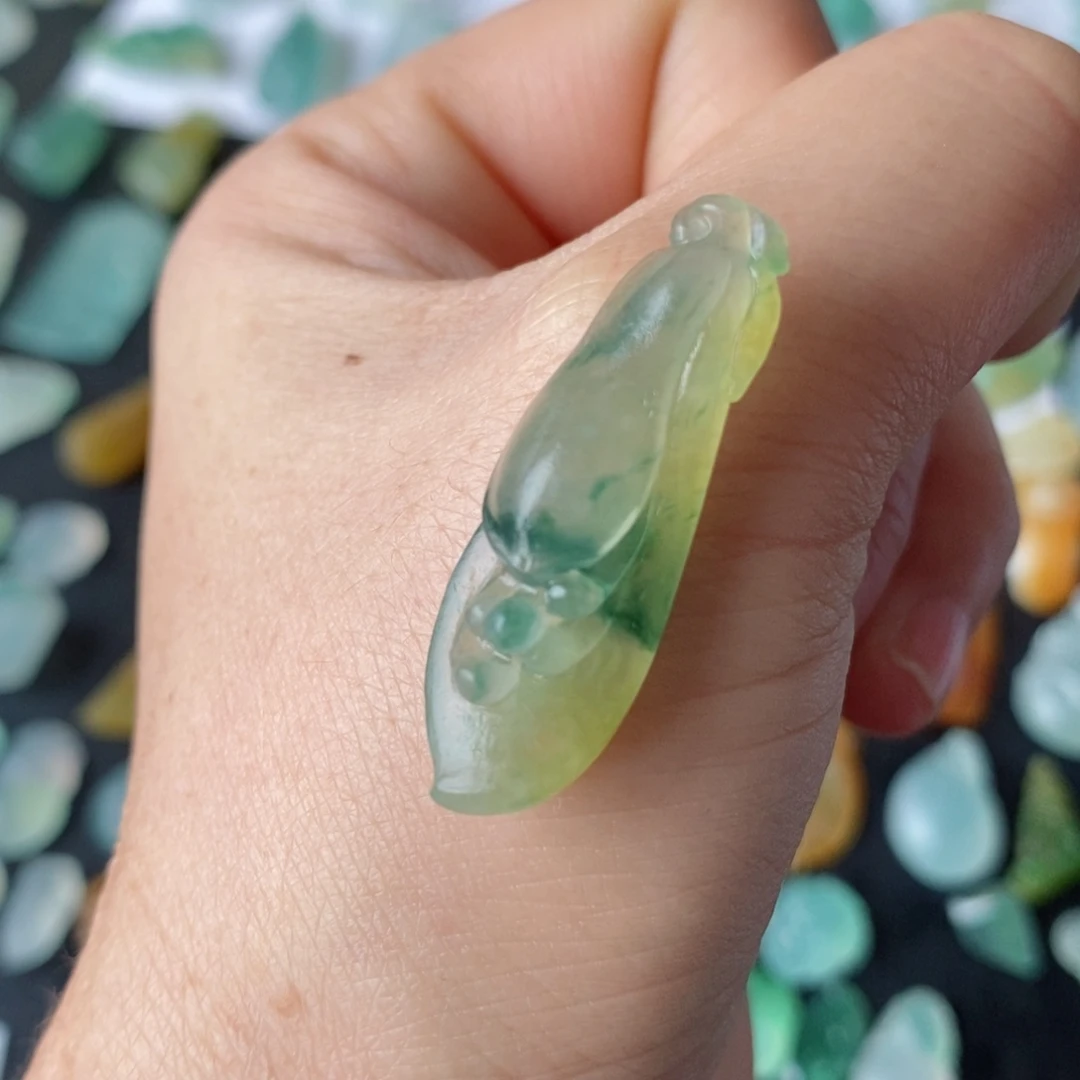 定制翡翠未镶嵌玉兰花