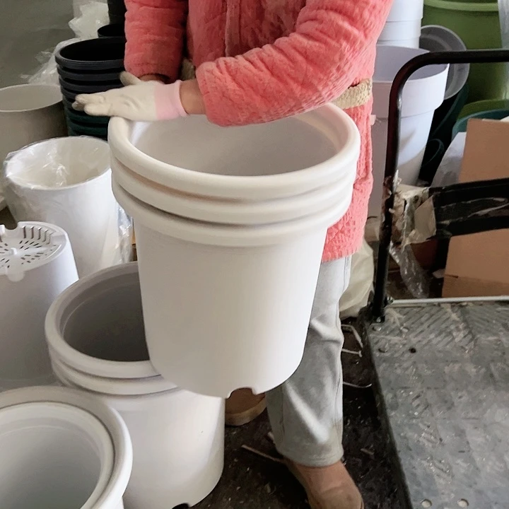 塑料瑕疵四季盆8#白色3个无托