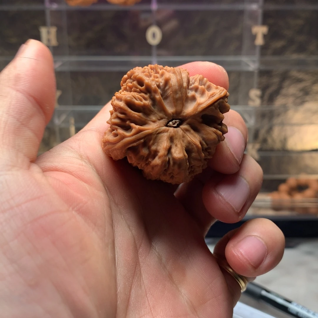 谷***谷文玩核桃吊坠南疆石十八罗汉