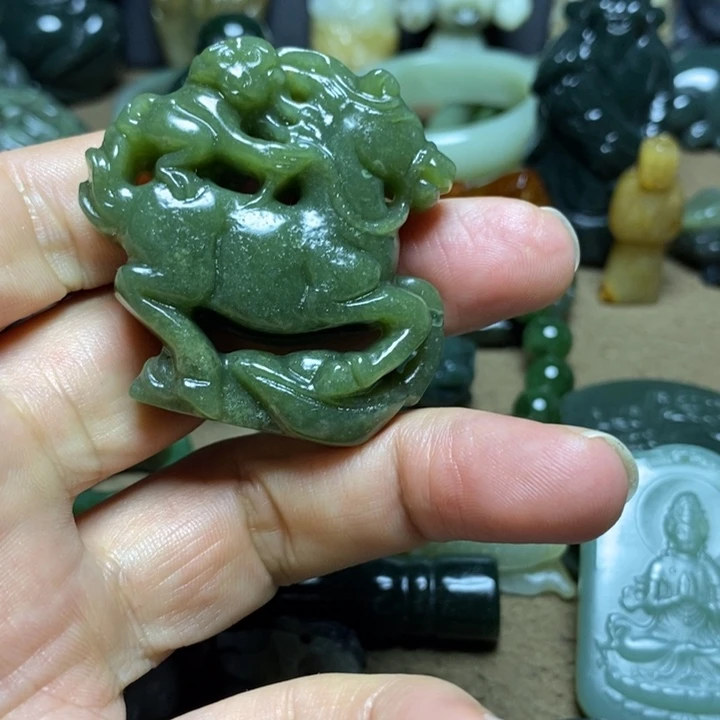 和田玉未镶嵌颈饰