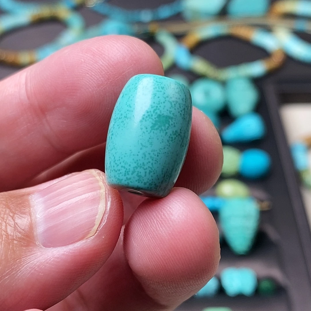 绿松石未镶嵌颈饰