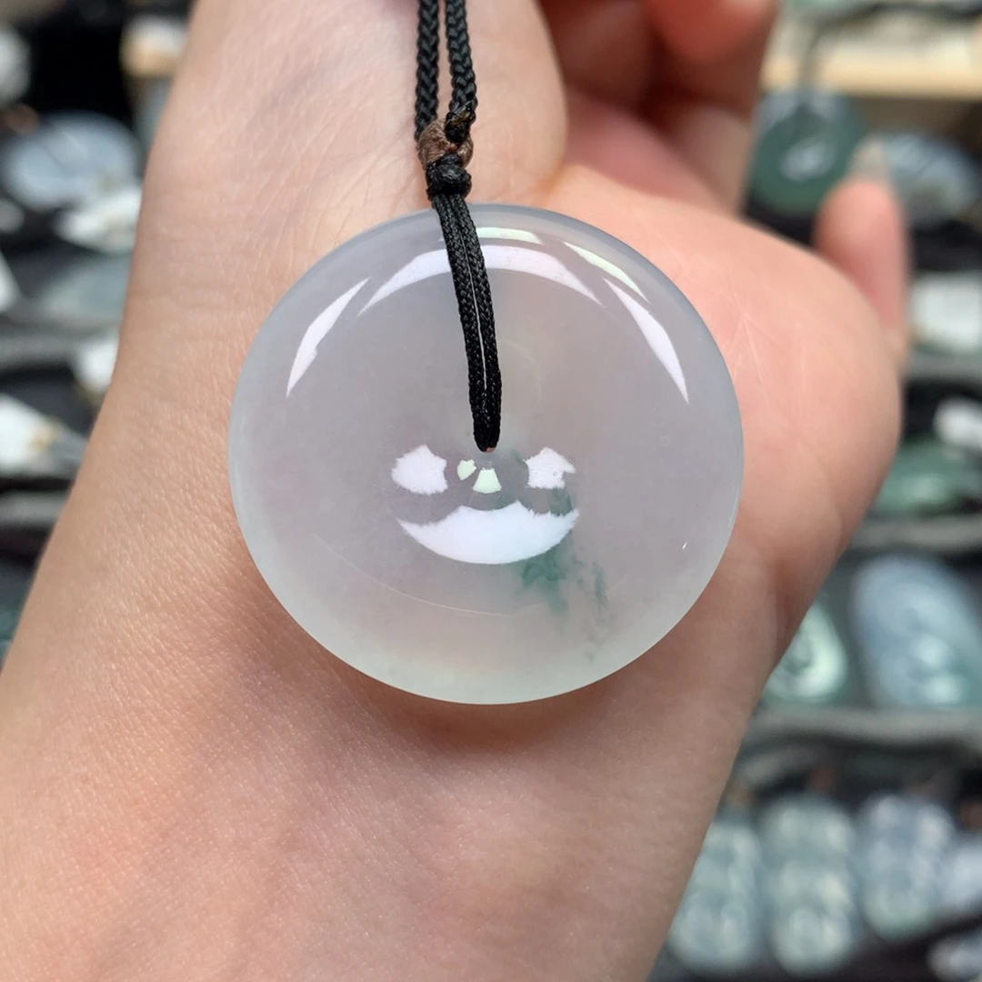 翡翠颈饰未镶嵌扣子