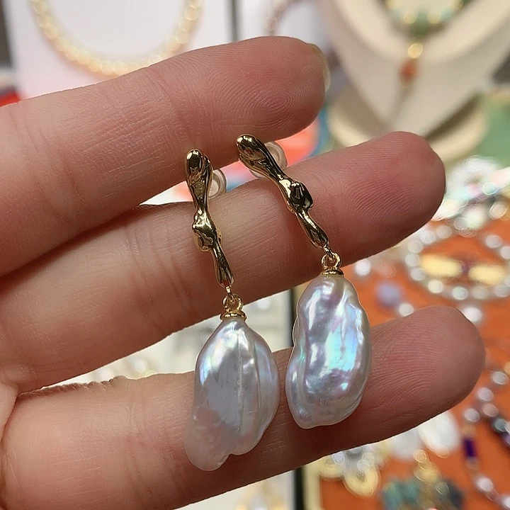 未镶嵌海水珍珠耳饰