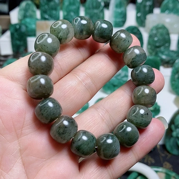 未镶嵌独山玉颈饰