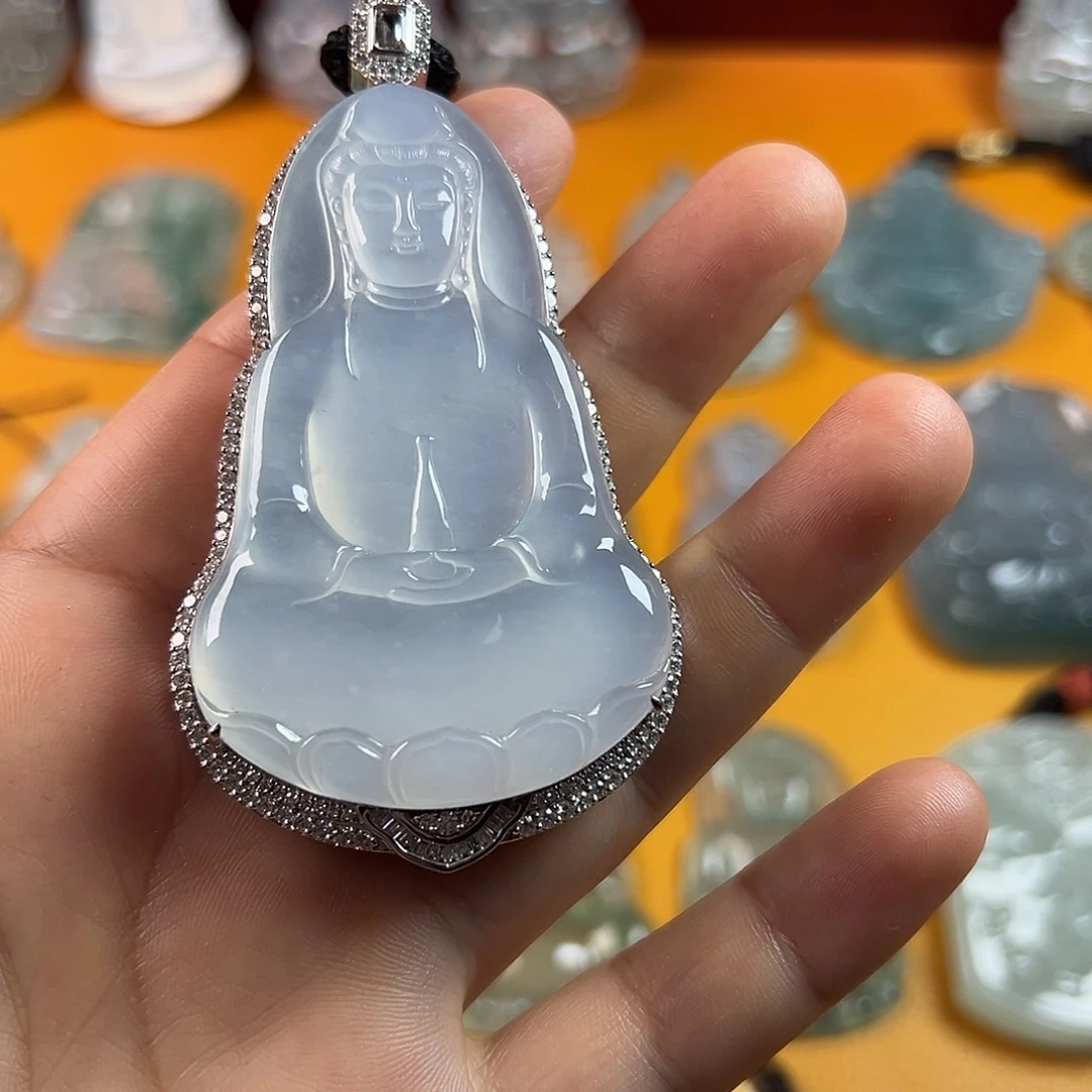 W***g翡翠未镶嵌颈饰高冰素衣
