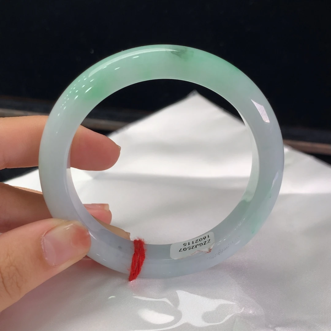 翡翠手镯未镶嵌缅甸A货翡翠 种水阳绿56 57