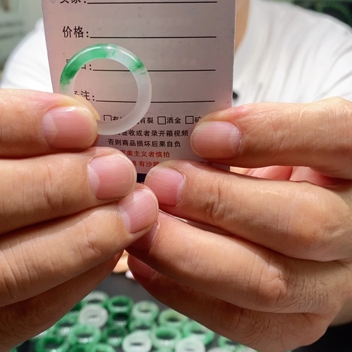 石英质玉未镶嵌戒指