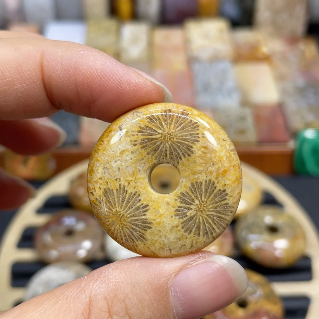 硅化玉未镶嵌颈饰k42