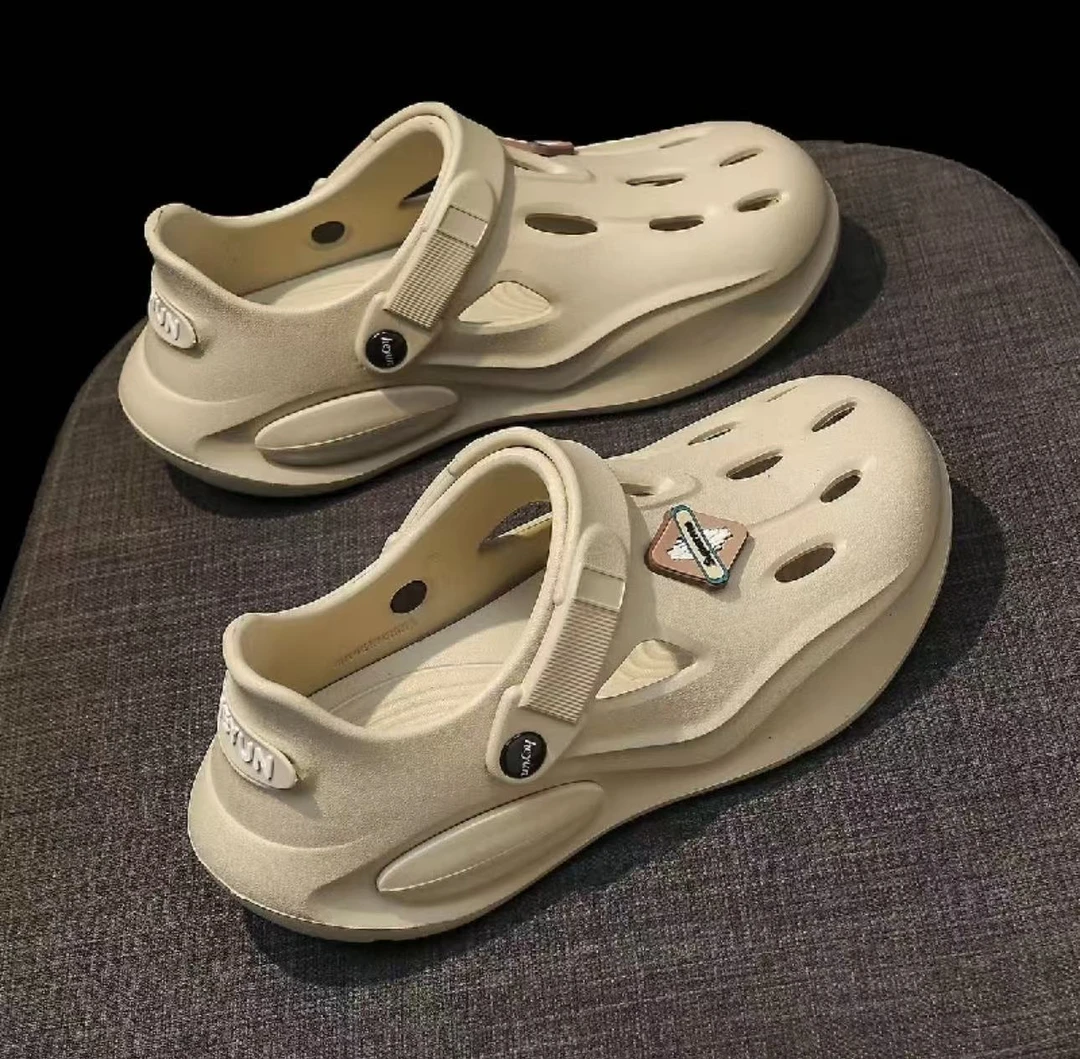 官网正品洞洞鞋防滑极简风小众设计清凉透气卡通ins爆款外穿家居