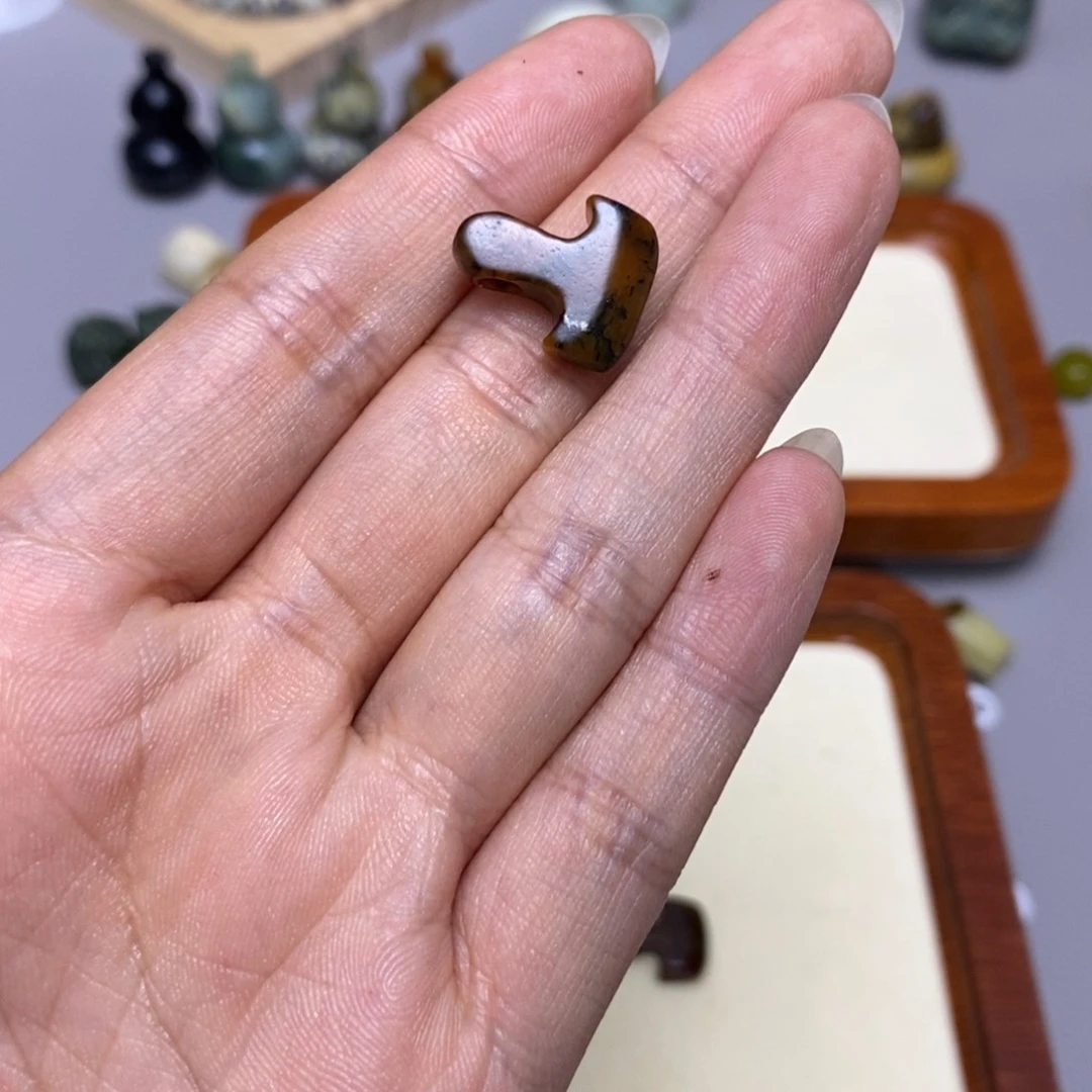 蛇纹石玉合金配饰芬**织