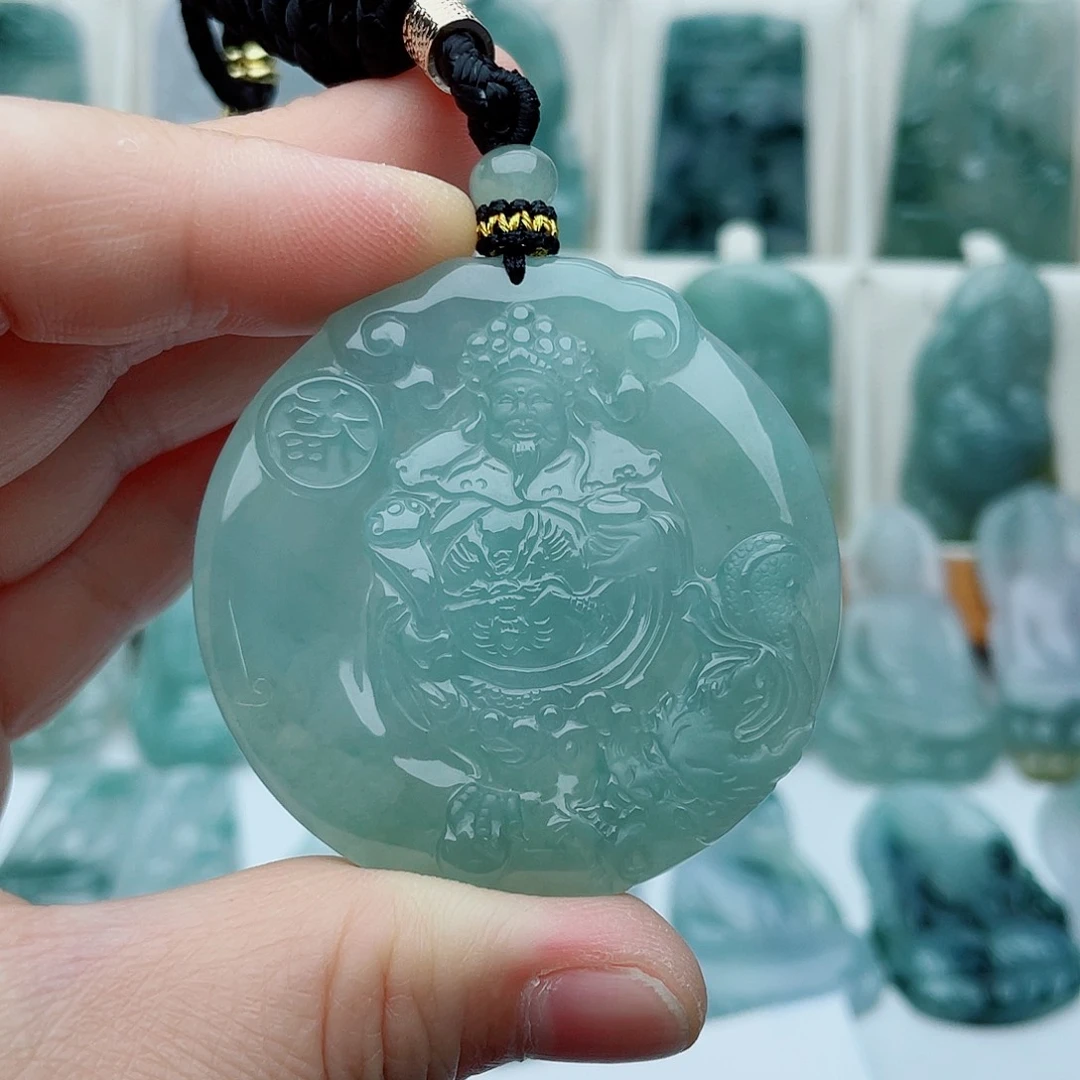 翡翠未镶嵌颈饰文财神