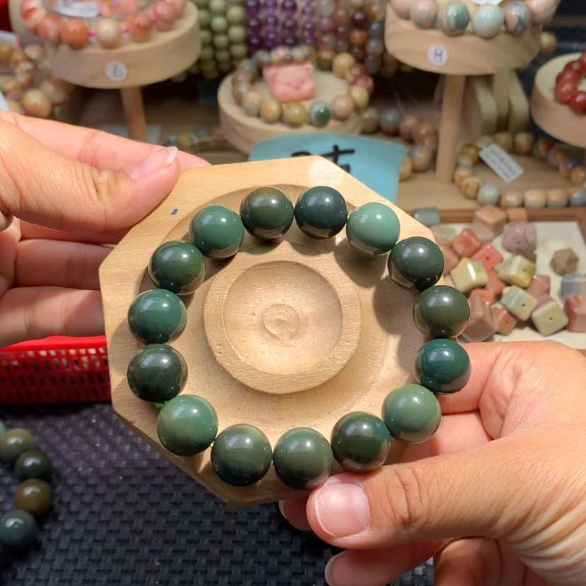 【闪购商品】石英质玉手链足铂镶嵌