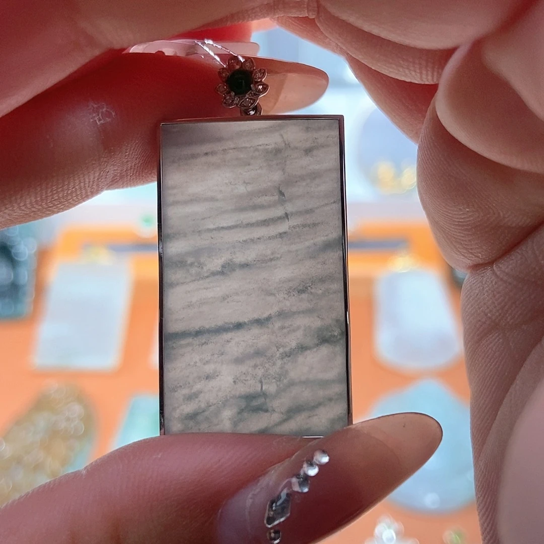 吊坠(不含链)18K金镶嵌翡翠