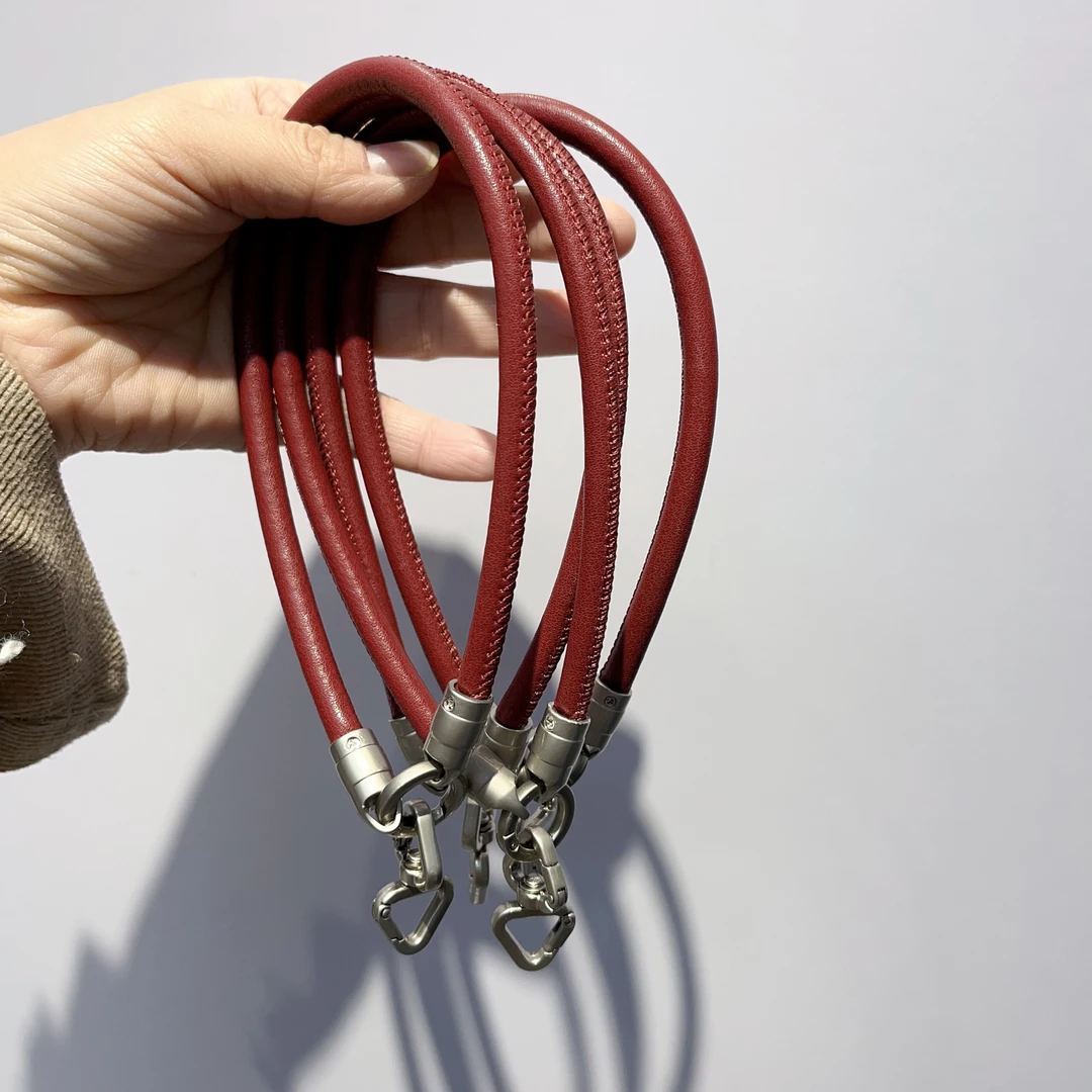 S464皮皮红色高货手机链