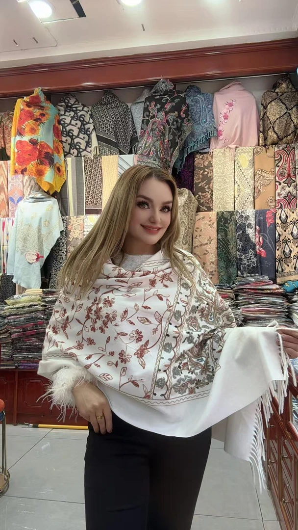 厚款女成人刺绣围巾秋冬披肩保暖夏季流苏百搭民族风女士春夏