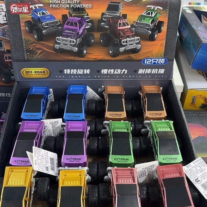 十二个装金属色越野车