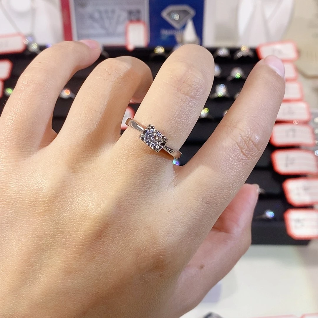 925银合成碳硅石经典牛头1ct15