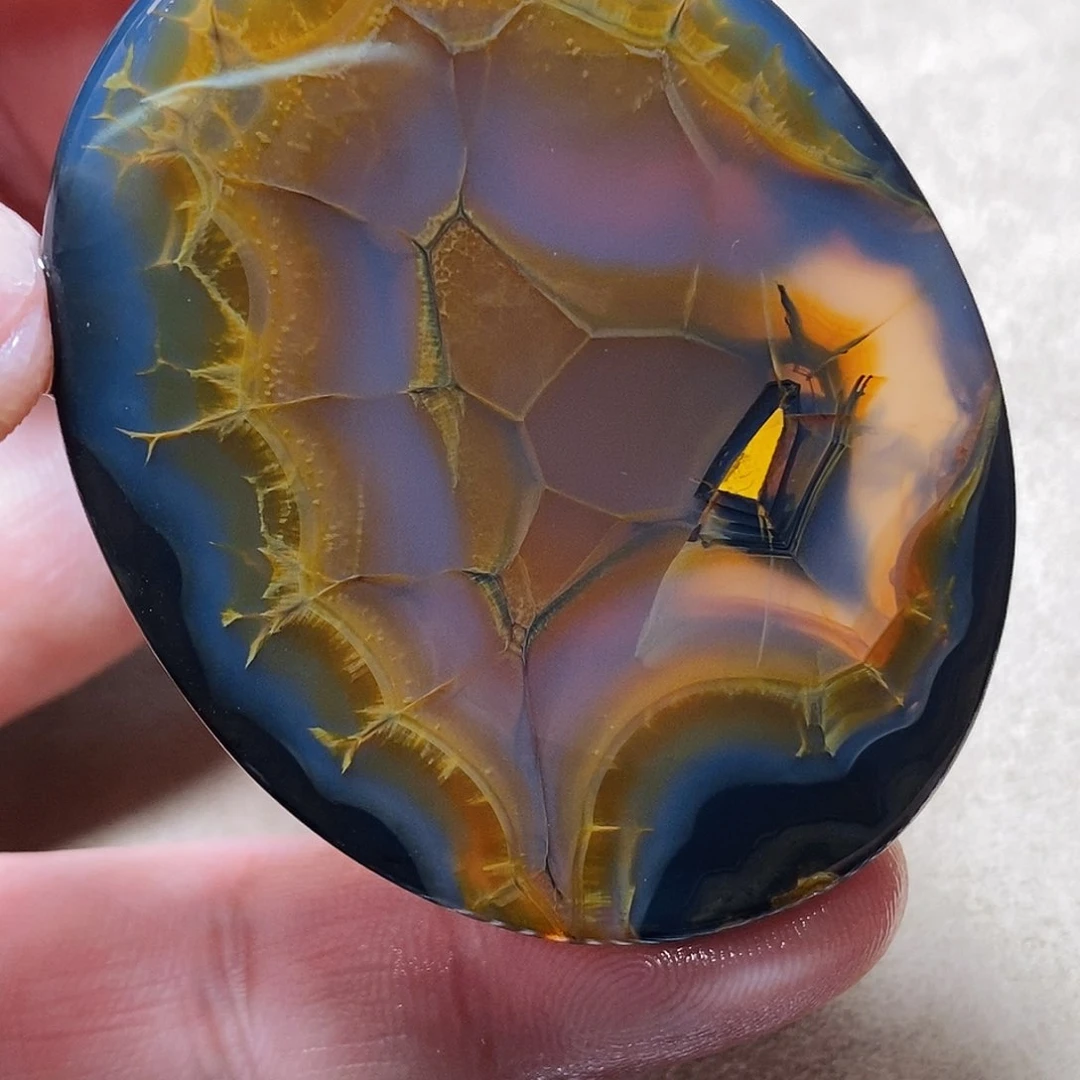 玛瑙/玉髓颈饰未镶嵌谢**。