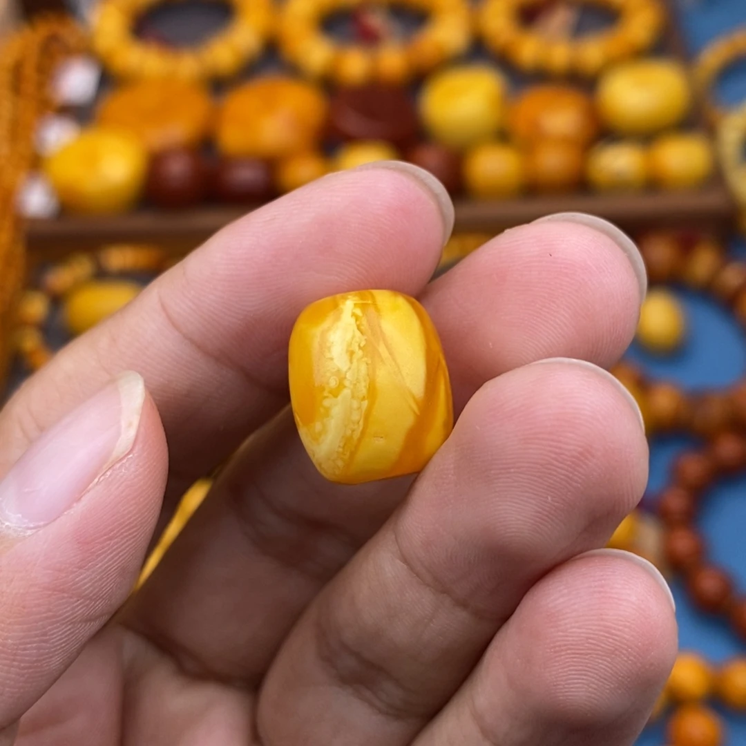 未镶嵌琥珀珠宝奇石