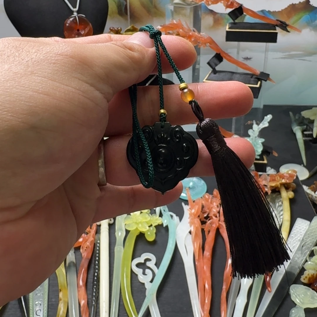 蛇纹石玉未镶嵌押襟