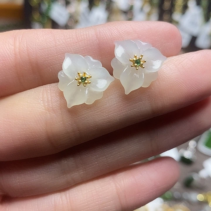 沫****和田玉银S925镶嵌耳饰