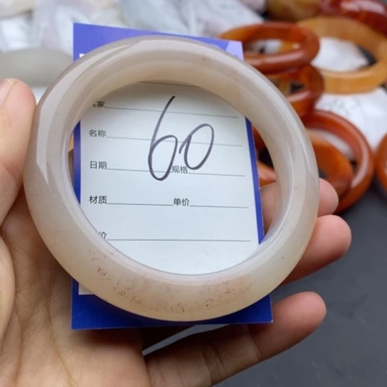 石英质玉未镶嵌手镯