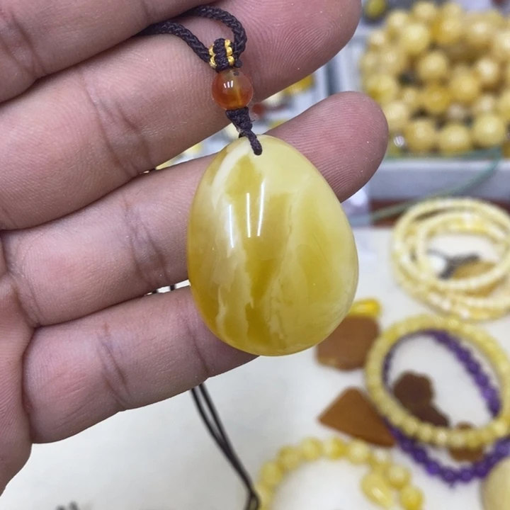 蜜蜡未镶嵌裸石吊坠