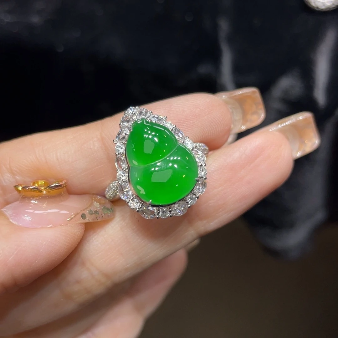 翡翠颈饰18K金镶嵌天然缅甸翡翠