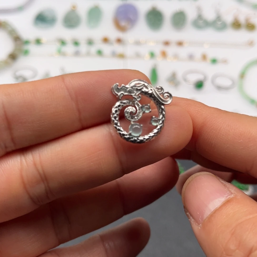 翡翠银S925镶嵌颈饰福利