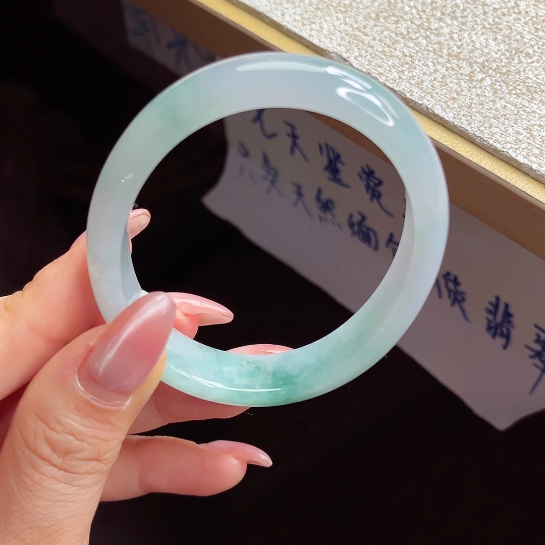 翡翠未镶嵌手镯手镯