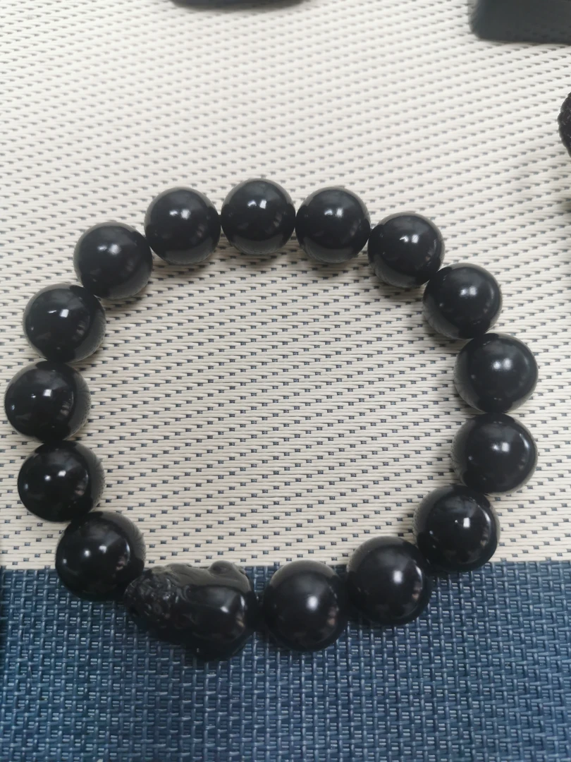 新疆和田玉墨玉手串高羊脂