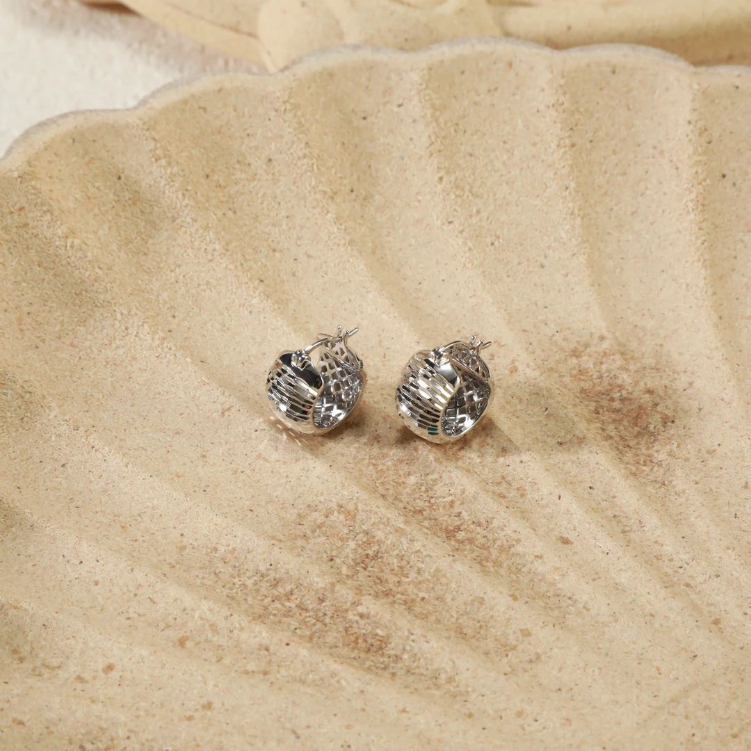 925银耳饰 梁雅帝专属新品【镭射切割小胖C】简约时尚气质纯银耳饰