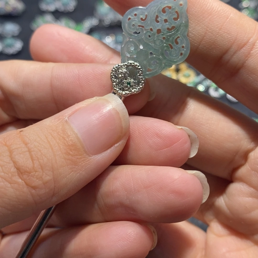 翡翠未镶嵌颈饰翡翠